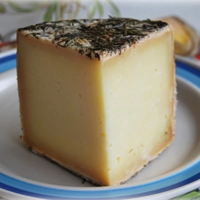 Queso de Oveja al Romero Montbrú